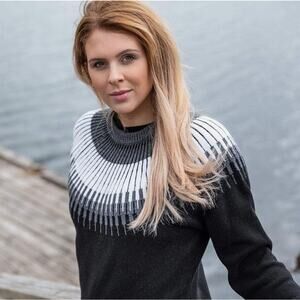 NWT Icewear Minna Wool Iceland Sweater Black Gray Women’s Large